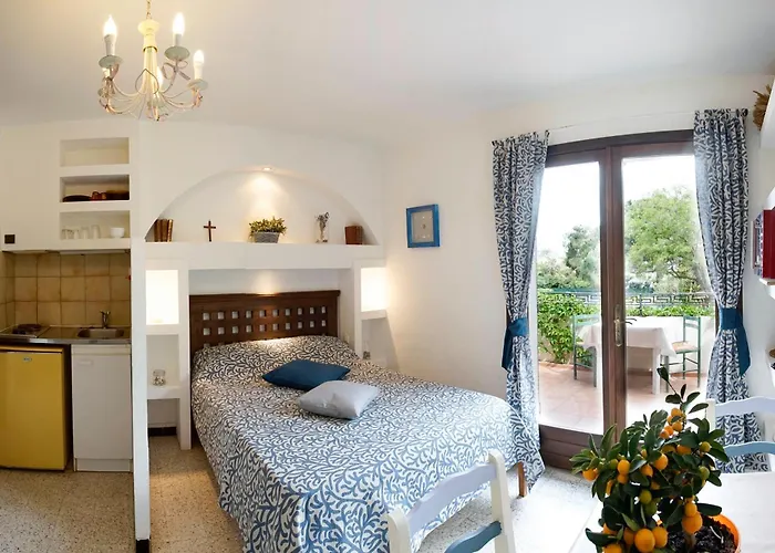 Les Mandariniers Йер