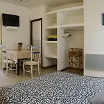 Lejlighedshotel Les Mandariniers 4*