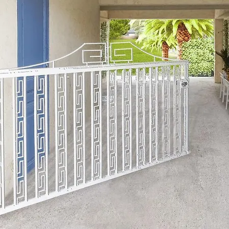 Les Mandariniers Aparthotel 3*